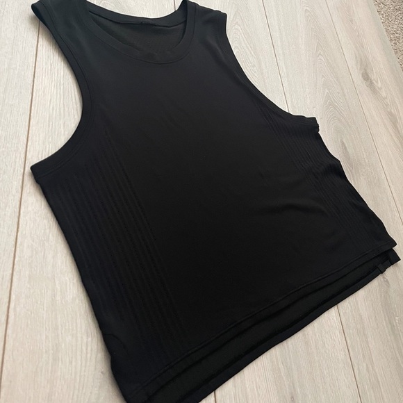 𝅺LULULEMON Train to be Tank in Black - Picture 5 of 16
